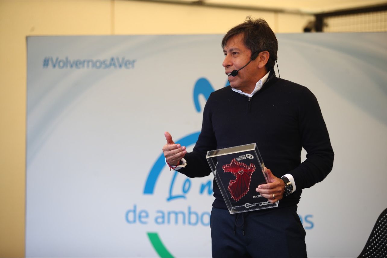Pedro Cortez durante una conferencia sobre transformación empresarial